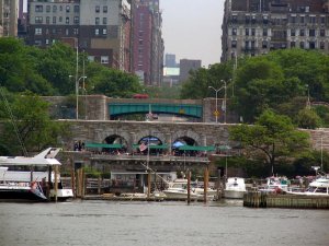 Waterways Boat Cruise NYC (around Manhattan island) 23.JPG
